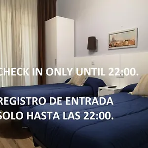  Hostel Lesseps